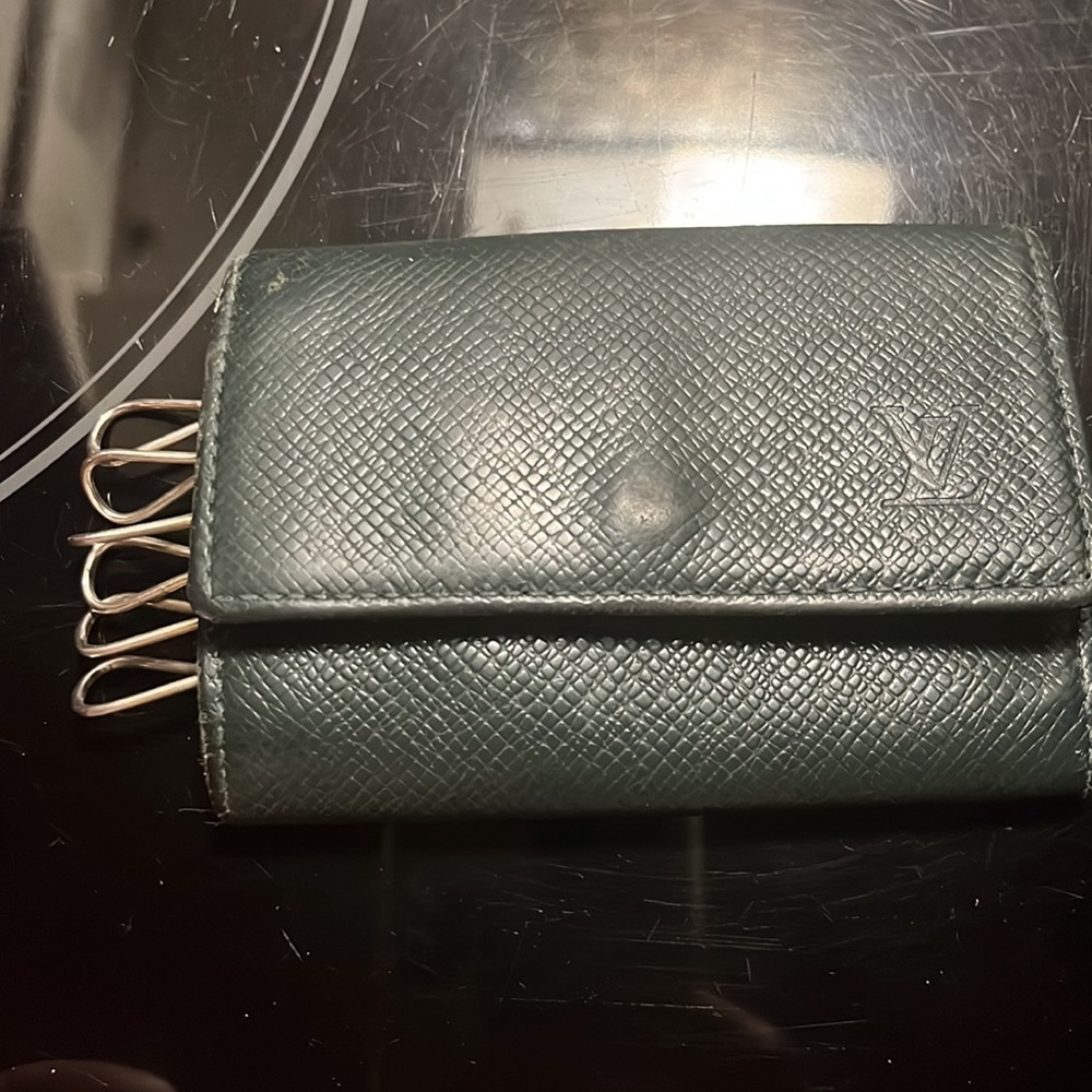 Vintage Louis Vuitton epi leather 6 key holder Emerald green.
